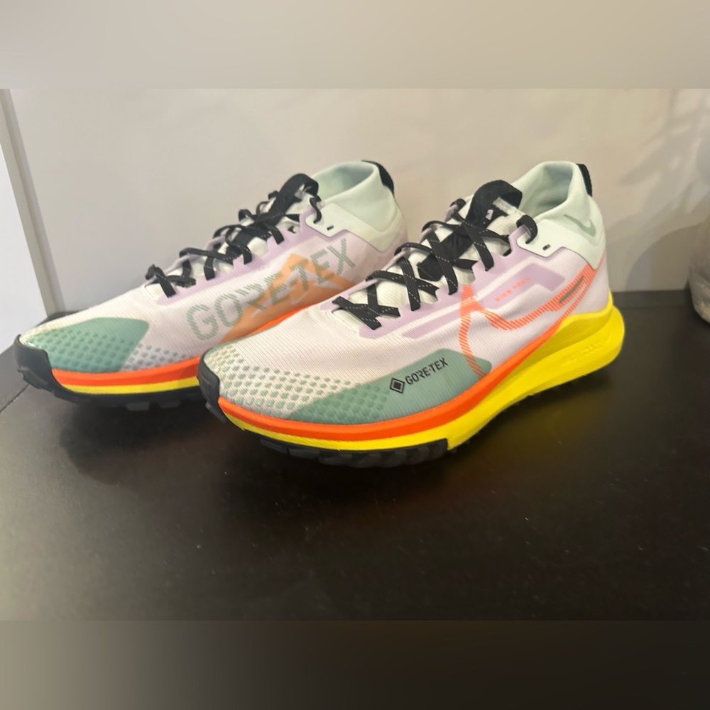 React Pegasus Trail 4 GORE-TEX 'Barely Grape Total Orange
